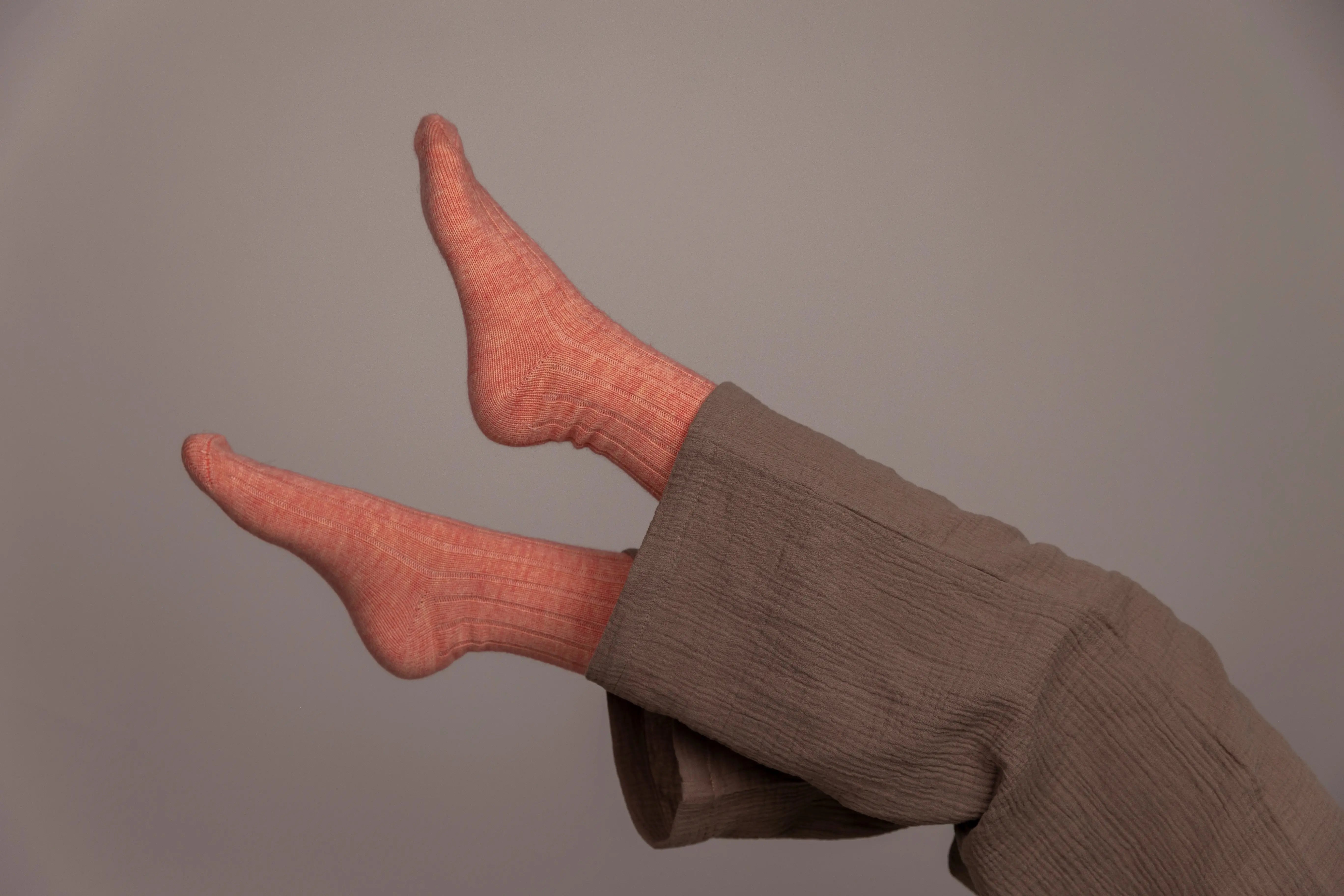 Why-Warm-and-Cozy-Pink-is-the-Perfect-Match-for-Neutral-Colors AMO & Oak